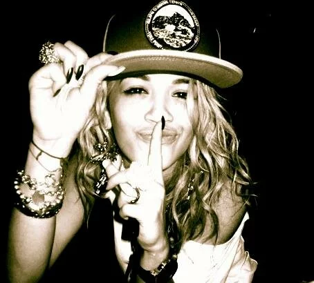 Rita Ora Hat
